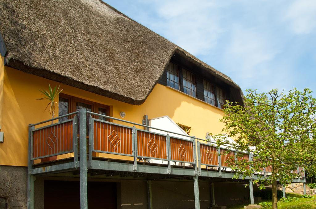 Ferien Unterm Reetdach In Gohren Hotel Goehren  Exterior photo